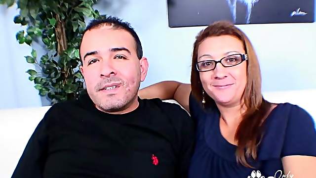 Booty redhead Patricia fucking her husband on couch