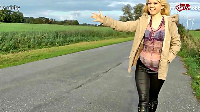 Amateur gorgeous blonde babe thanks her stranger driver for giving her a ride