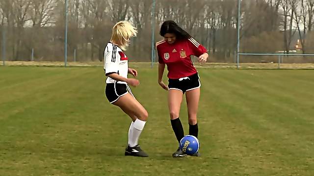 after hard training Naomi Nevena wants to get fuck with Vanessa Decker