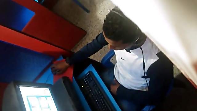 Str8 spy guy cum in his hand in cyber cafe
