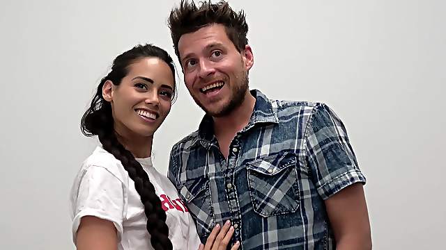 Skinny bombshell Andreina DeLuxe gets her hairy pussy pounded