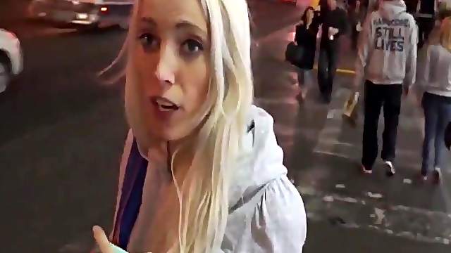Glücklicher Geck Picked Up Große Brüste Blonde und gefickt ihre Muschi