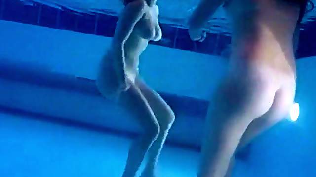 Im Spa-Bereich gab es ein Pool für die Zeit nach der Sauna. Heimlich gefilmt.