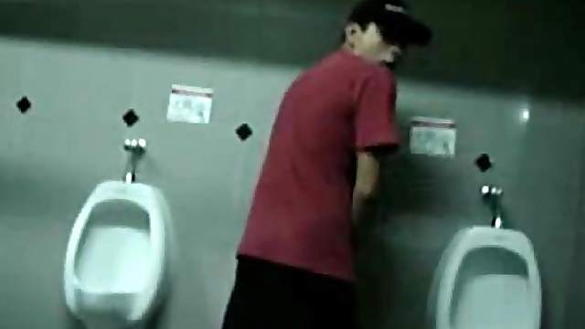 Bigcockflasher Wanking in gay in public restroom