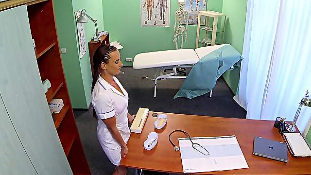 Nurse gets turned on because the patient does not wear any pants