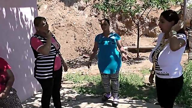 Big tit's beauty dance