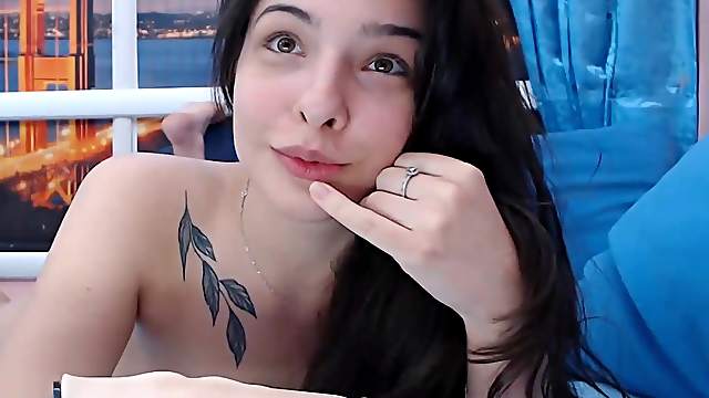 Horny Brunette Beauty Smiles And Flirtation Live