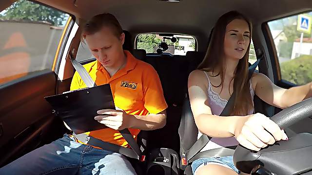 Cock loving Jenifer Jane offers her pussy to pass the driving test