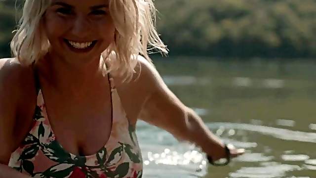 Beatrice Egli on the beach