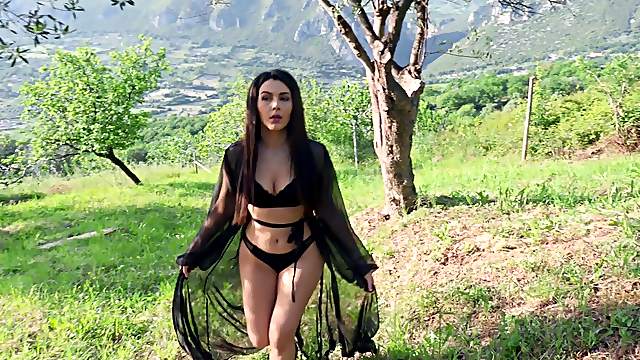 Charming brunette Valentina Nappi loves teasing her BF in outdoors