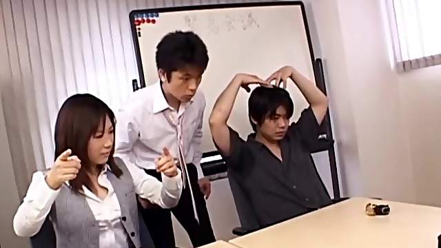 Timestop guy fucking a girl in office in front of her boyfriend