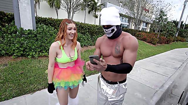 Masked guy with a large dick fucks kinky Opal Essex in the van