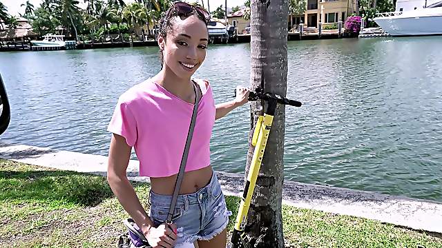 Cock hungry chick Alexis Tae takes money to be fucked by a stranger