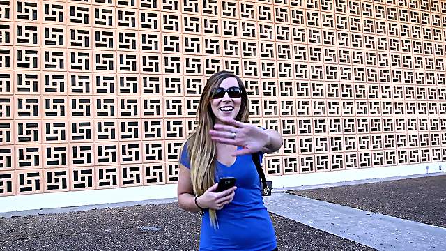 Amateur girl Kaylee Banks takes money to have a nice quickie