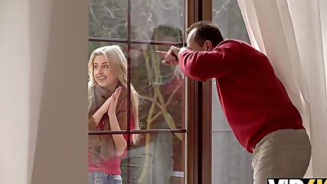 Belle with blonde hair takes old guys manhood deep into twat