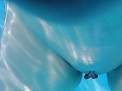 Perfectly Shaved Beefy Lipped Pussy Underwater Video