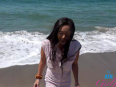 Kimmy Kimm gets fingered in the car after spending a day at the beach