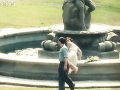 Super Atractiva Keira Knightley Se Sumerge En Una Fuente