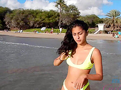 Sophia Leone enjoys while getting fingered - Homemade video