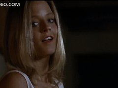 Hermosa Jodie Foster se pone medias negras sexys - Escena de "Catchfire" 