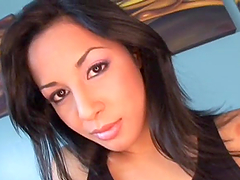 Beauty queen Paige Taylor spreads her legs wide