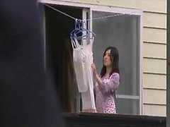 MILF Japonesa de tetas naturales es cojida duro por su conchita peluda