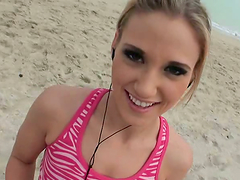 Shelby Paige gives a blowjob to muscular guy and gets fucked