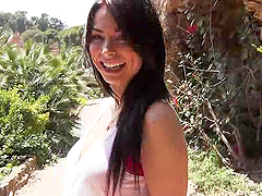 Slender babe Veronica Vice is having some fun on her man