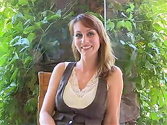 Gorgeous babe Leann talks about the kinkiest of her adventures