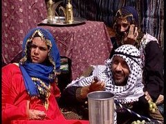 Trío en el desierto con morochas hermosas