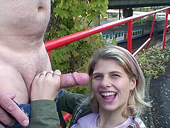 Pretty Teen gets doggystyled outdoors by her new dude