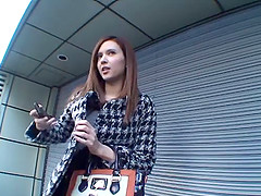Vixenish Japanese pornstar gets her pussy pounded till orgasm