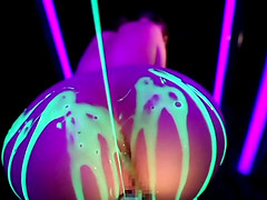 She gets her pussy toyed and her ass splattered in jizz