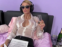Firm boner for a skinny blonde's skillful warm lips