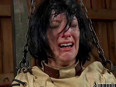 Tying up and masking BDSM-loving chick Elise Graves