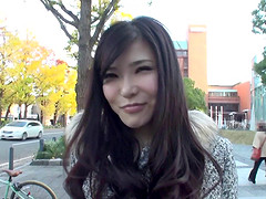 Stunning Anri Okita gets frisky in a car with a dick