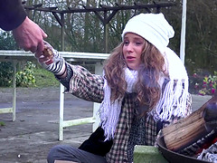 Outdoor fucking experience with alluring brunette Bunny Baby