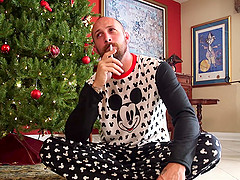 Dear Santa! I want you to bring me a Big Present!
