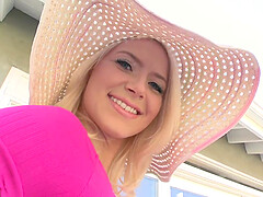 Nothing can please Anikka Albrite as drooling on a fat pecker