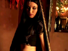 Teasing Dance From Indian MILF And Shows Her Body